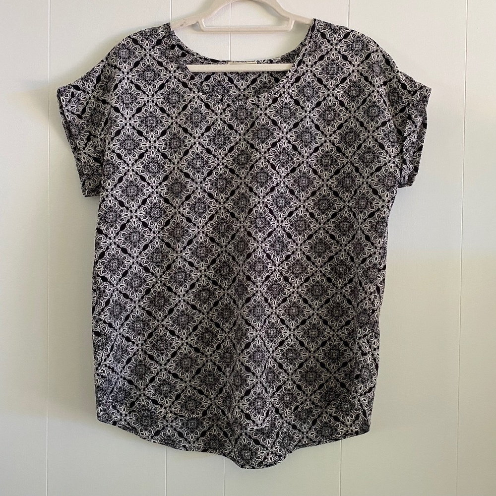 Pleione lightweight made in USA Pleione hi low hem blouse size M